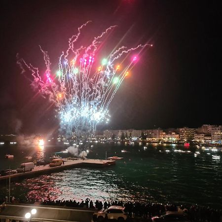 Debbies Διαμέρισμα Δίπλα Στο Νερό #2 ! Chalkís Exterior foto